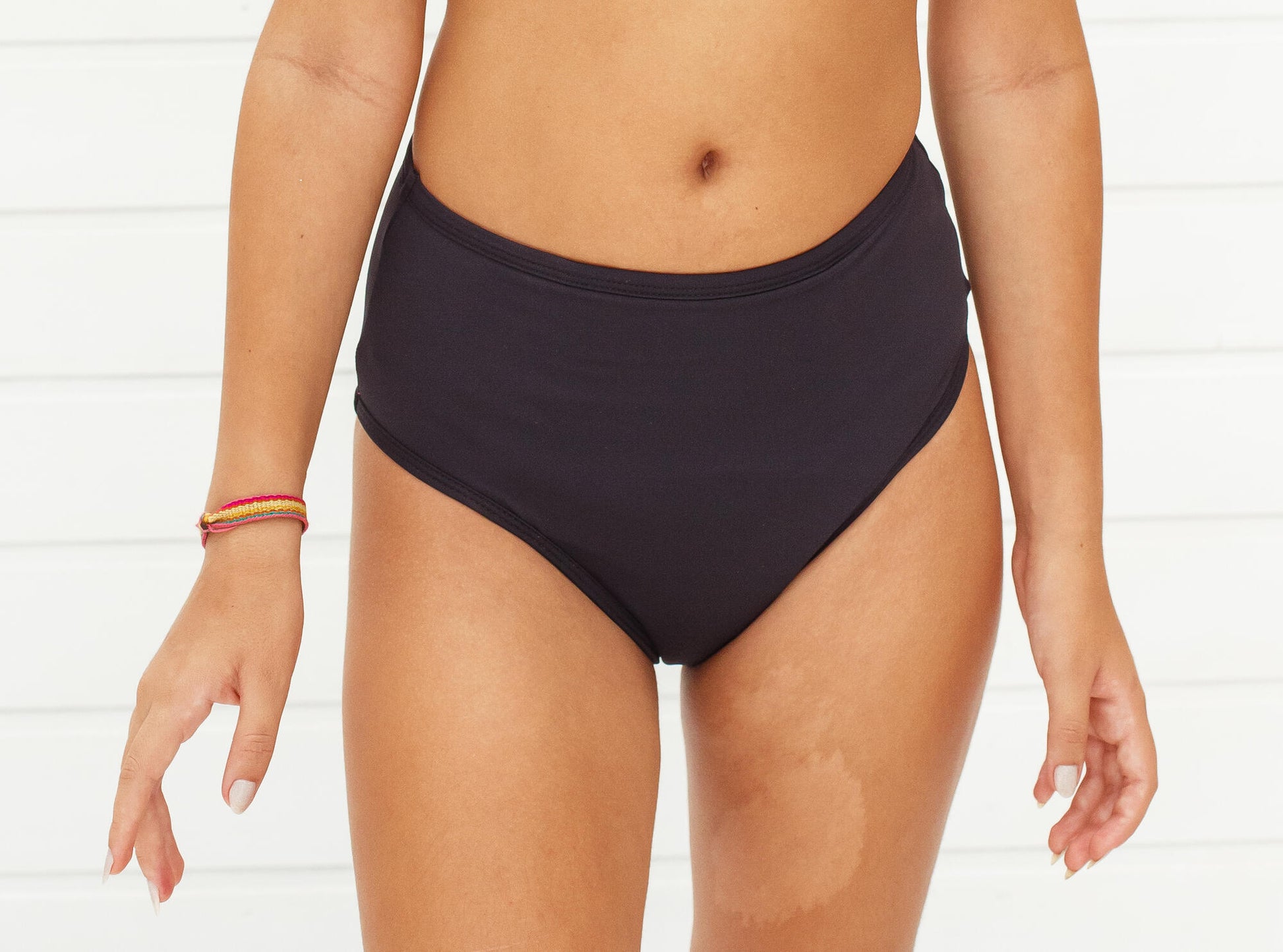 Conjunto Calcinha Absorvente e Biquíni Menstrual - Primeiros Ciclos - Hot Pant Fluxo Intenso + Bolsinha de Gel - Preto