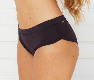 Gaia - Calcinha Absorvente e Biquíni Menstrual - Fluxo Moderado - Preto