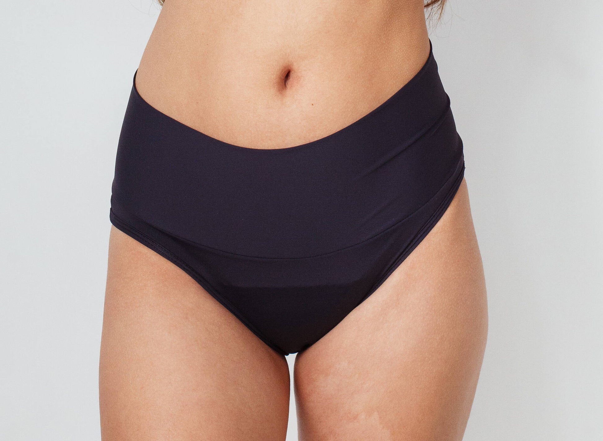 Conjunto Calcinha Absorvente e Biquíni Menstrual - Primeiros Ciclos - Hot Pant Fluxo Super Intenso - Preto