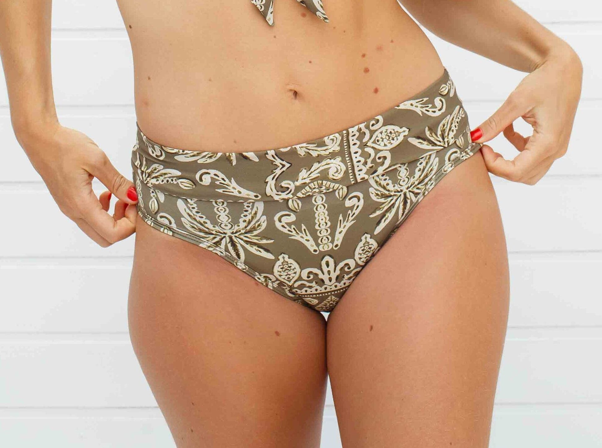 Amapola - Calcinha Absorvente e Biquíni Menstrual - Fluxo Super Intenso - Verbena