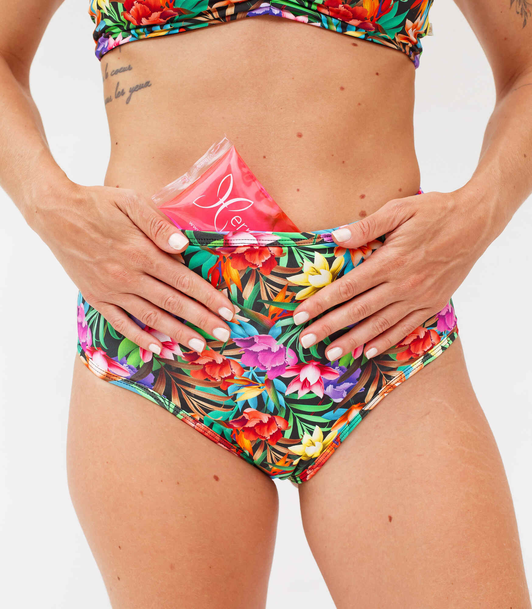 Amazonita - Calcinha Absorvente e Biquíni Menstrual - Hot Pant Fluxo Intenso + Bolsinha de Gel - Flora