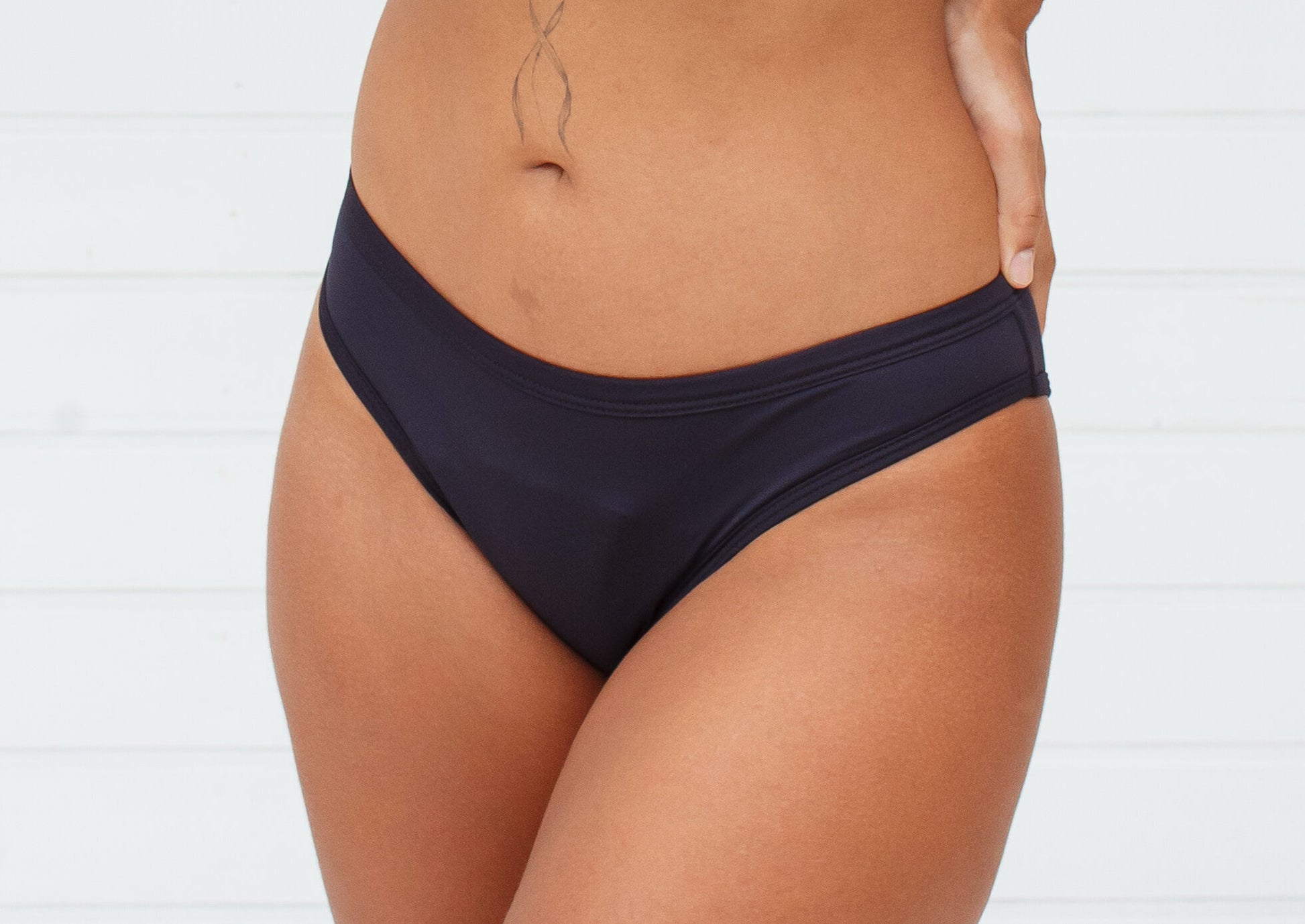 Annya - Calcinha Absorvente e Biquíni Menstrual - Fluxo Intenso - Preto