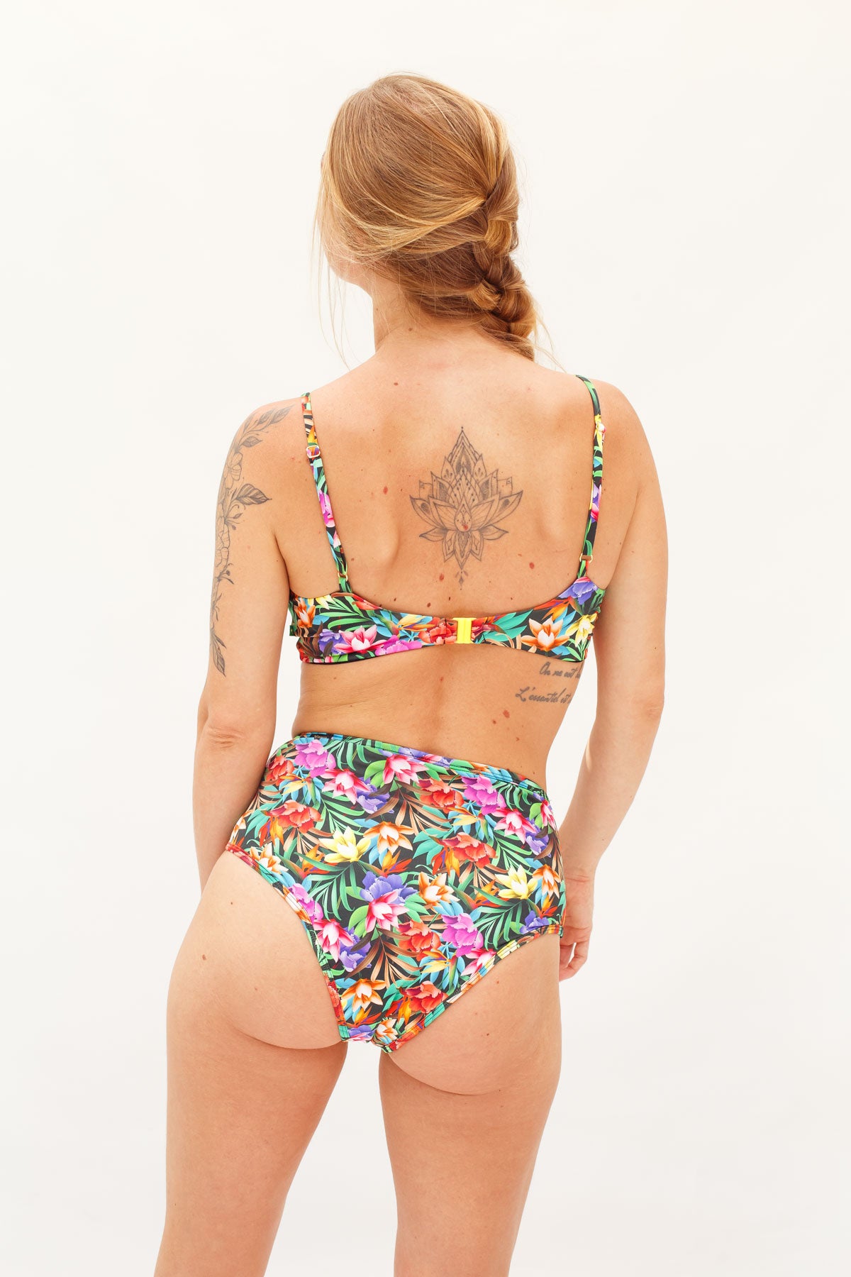 Conjunto Calcinha Absorvente e Biquíni Menstrual - Hot Pant Fluxo Intenso + Bolsinha de Gel - Flora