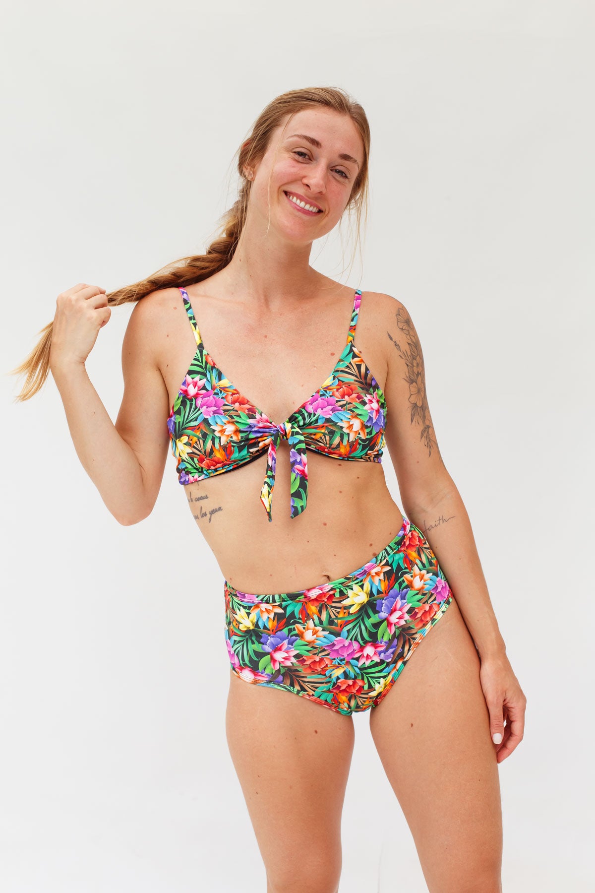 Conjunto Calcinha Absorvente e Biquíni Menstrual - Hot Pant Fluxo Intenso + Bolsinha de Gel - Flora