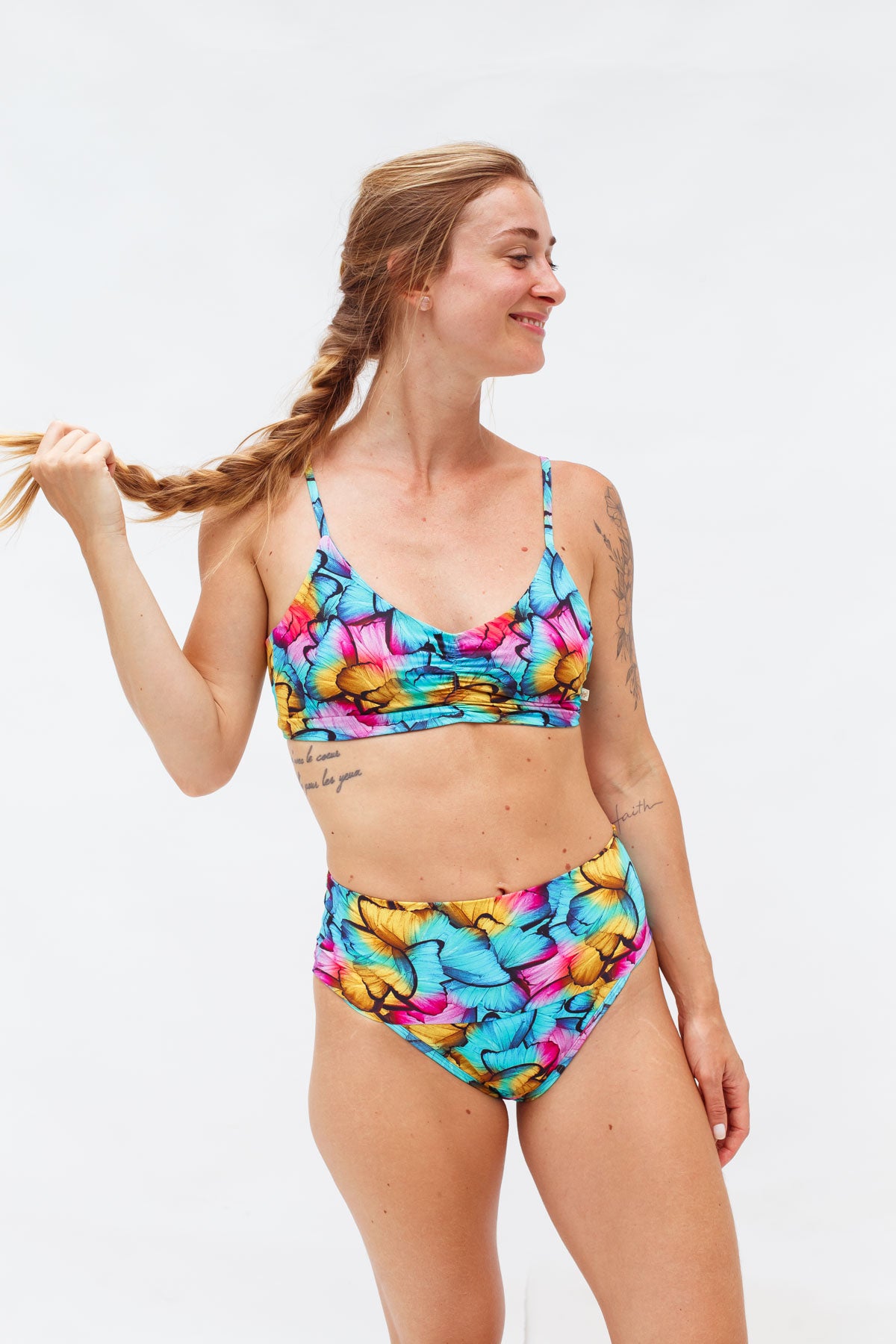 Mila - Calcinha Absorvente e Biquíni Menstrual - Fluxo Moderado - Butterfly