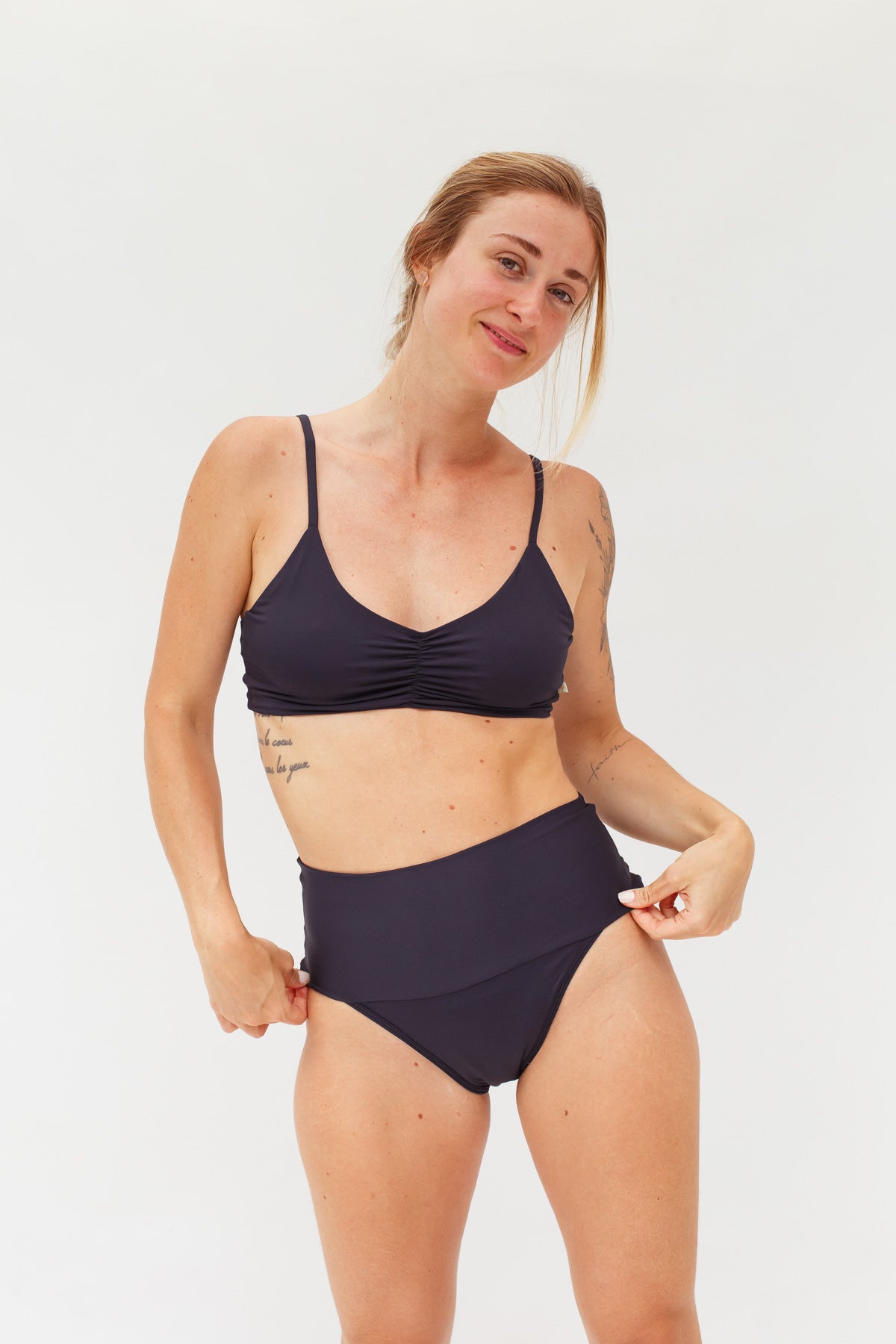 Conjunto Calcinha Absorvente e Biquíni Menstrual - Fluxo Moderado - Preto