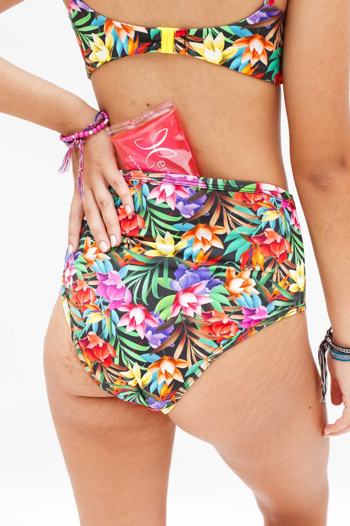 Conjunto Calcinha Absorvente e Biquíni Menstrual - Primeiros Ciclos - Hot Pant Fluxo Intenso + Bolsinha de Gel - Flora