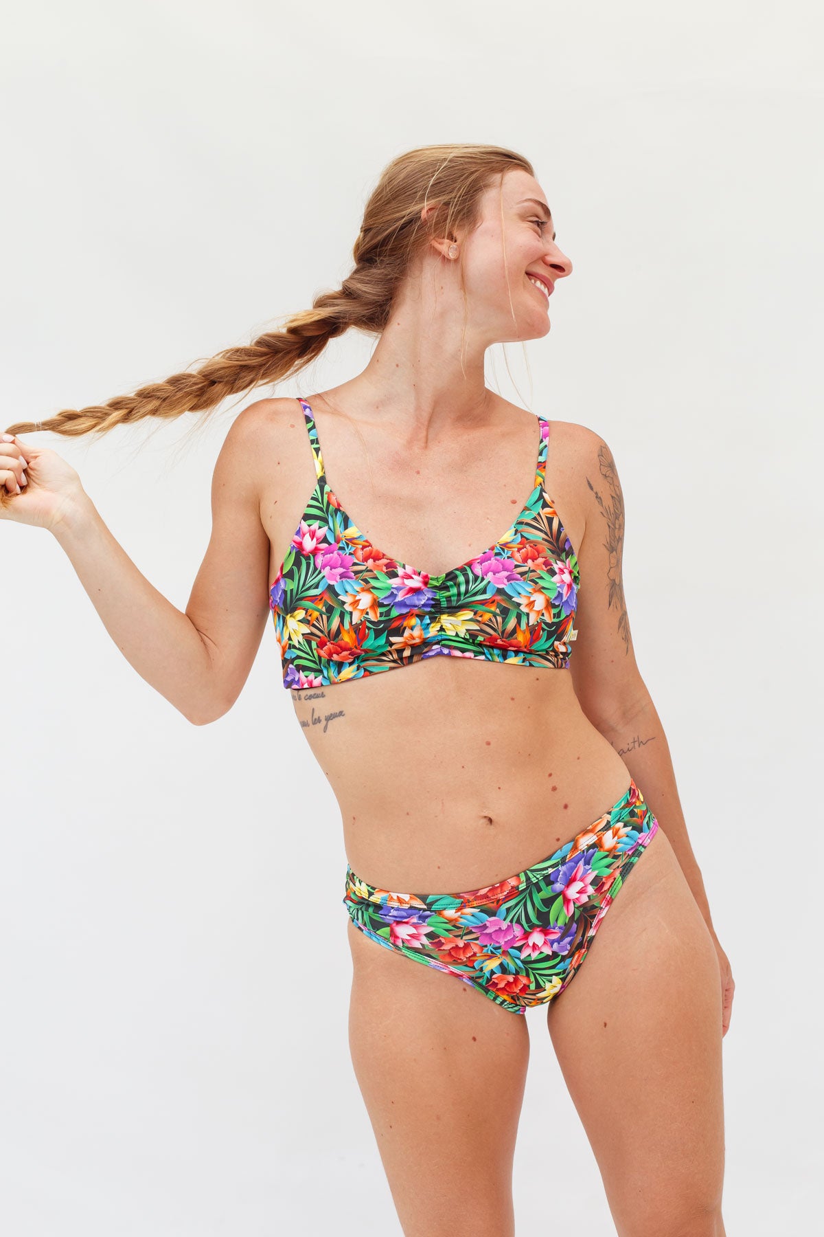 Conjunto Calcinha Absorvente e Biquíni Menstrual - Fluxo Moderado - Flora