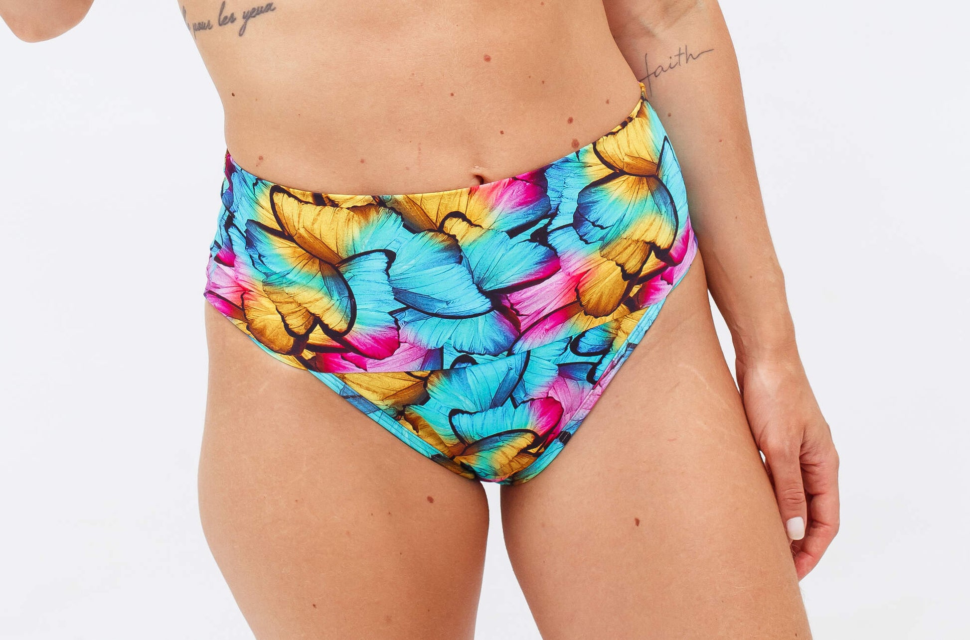 Mila - Calcinha Absorvente e Biquíni Menstrual - Fluxo Moderado - Butterfly